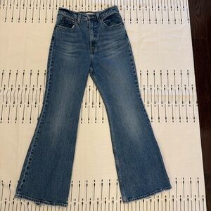 Levi's Women's Flare Jeans in Classic Blue